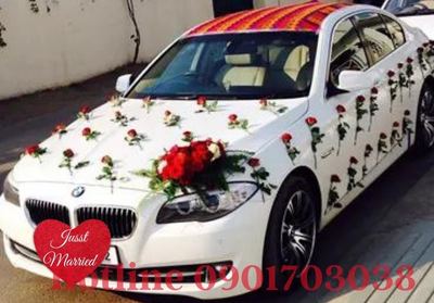 99 đóa hoa hồng mẫu hot mới cho BMW trắng - Mẫu xe hoa nổi bật đường phố 99 đóa hoa hồng mẫu hot mới cho BMW trắng - Mẫu xe hoa nổi bật đường phố