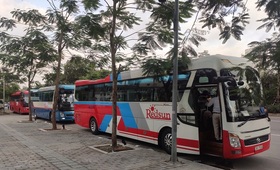 cho thuê xe 45 chỗ đưa đón cán bộ nhân 
