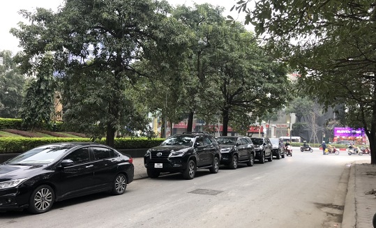 cho thuê xe7 chỗ có lái đón Sếp