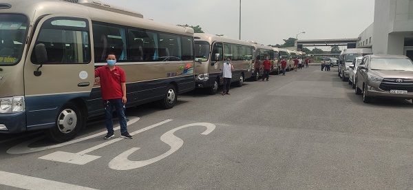 cho thuê xe đưa đón nhân viên 29, 35,45 chỗ có lái giá rẻ