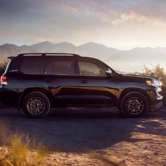cho thuê xe Toyota Land Cruiser 2021